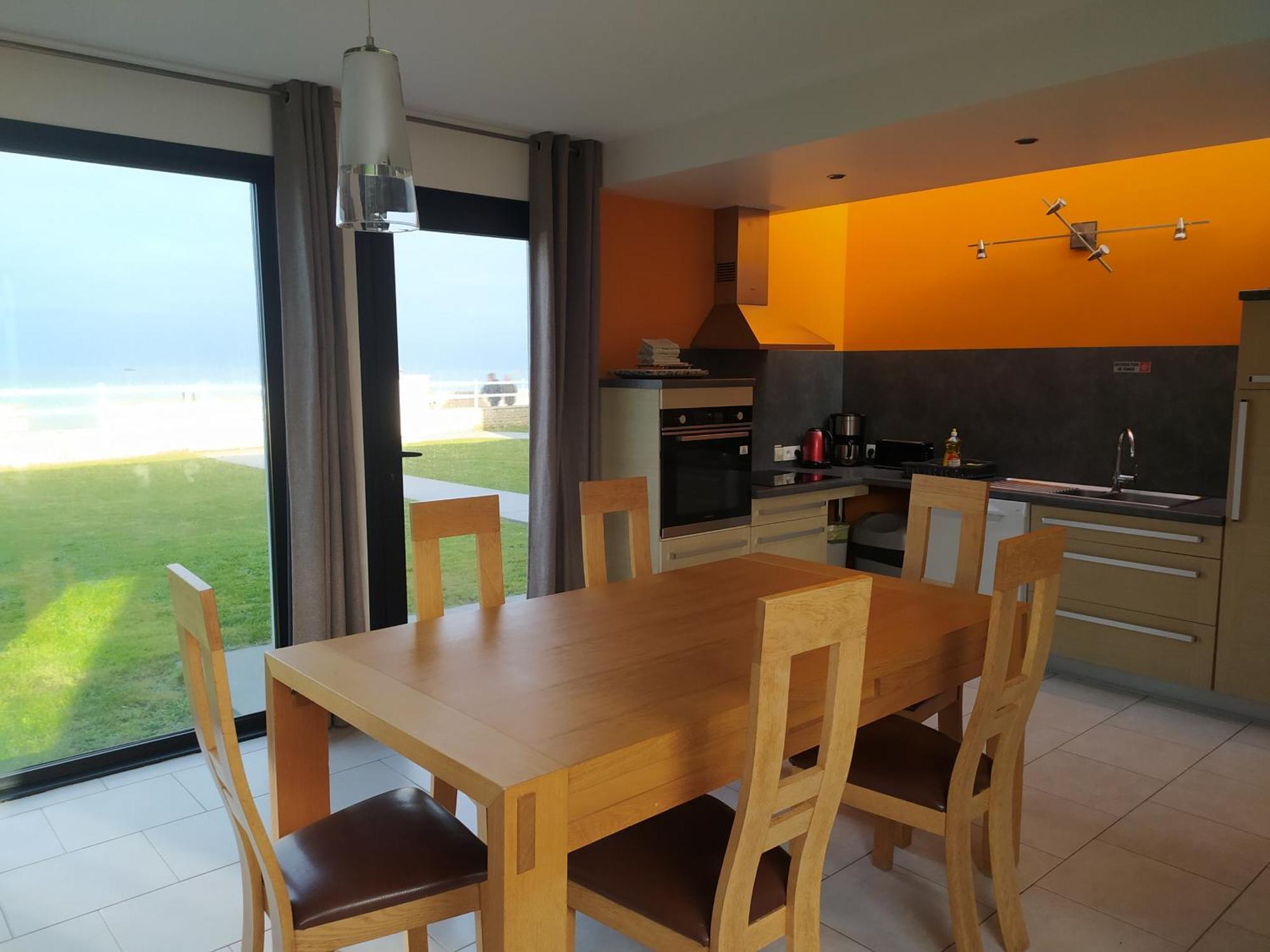 Gites " Arromanches" Ou "Bord De Mer Pmr" 2 Chambres En Front De Mer A Asnelles , 3Km D'Arromanches, 10Km De Bayeux Экстерьер фото