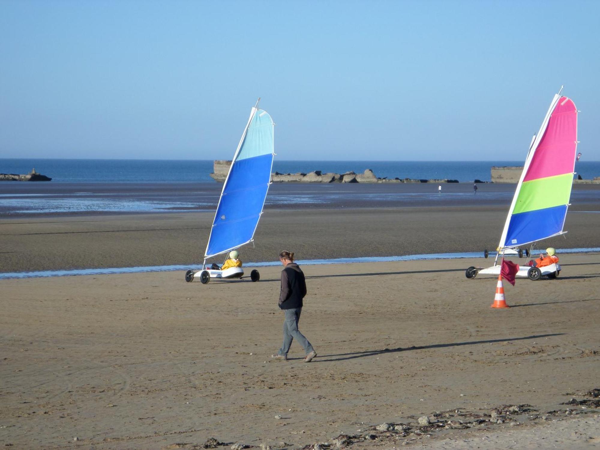 Gites " Arromanches" Ou "Bord De Mer Pmr" 2 Chambres En Front De Mer A Asnelles , 3Km D'Arromanches, 10Km De Bayeux Экстерьер фото